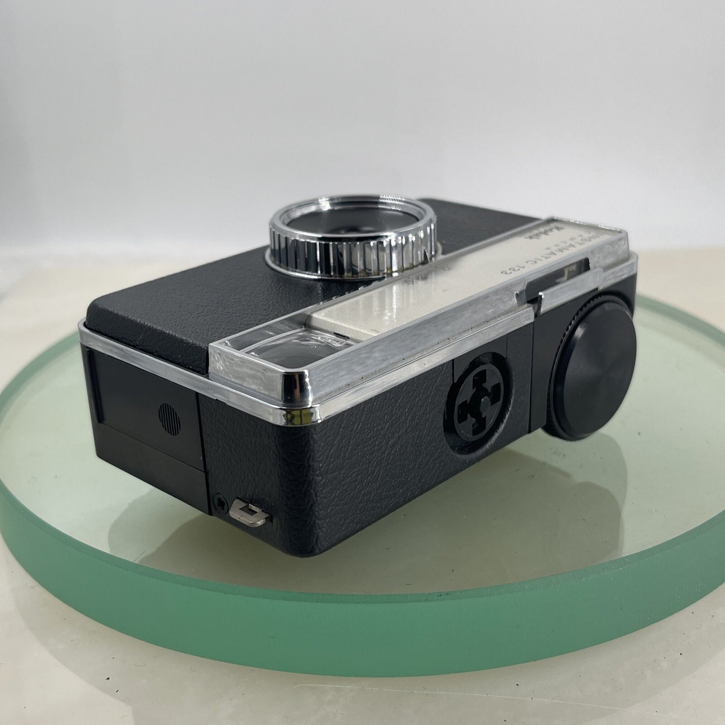 Kodak Instamatic 133 Camera With Leather Case - Very Good Condition #6947