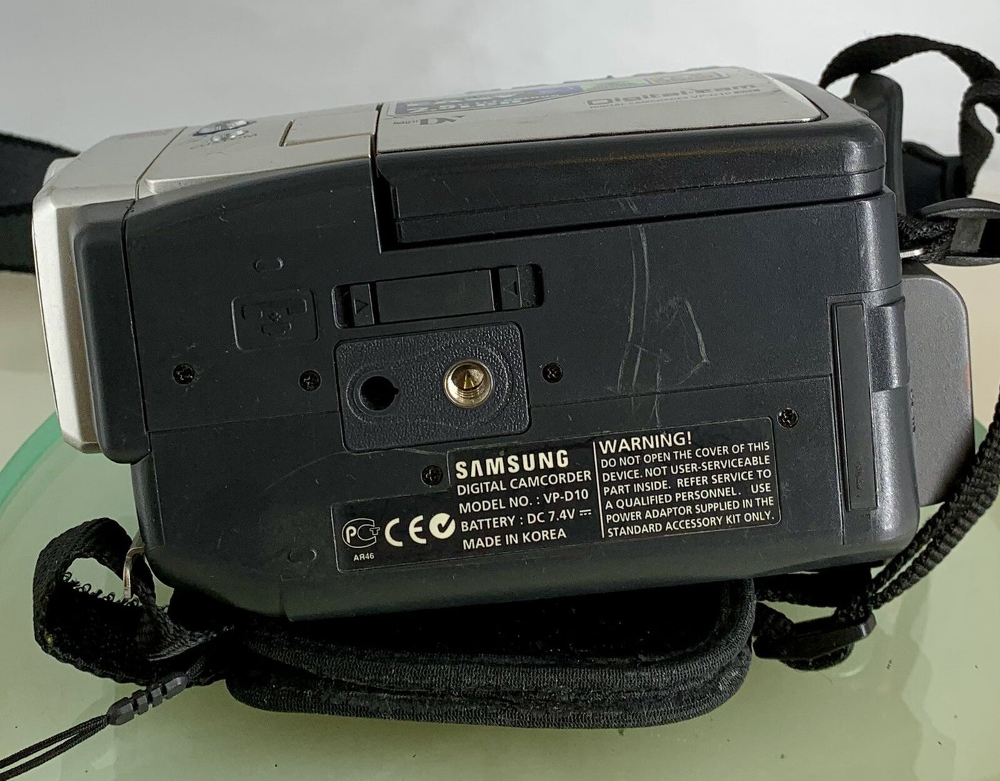 SAMSUNG VP-D10 22x OPTICAL ZOOM 2.5 LCD DIGITAL CAMCORDER+CHARGER + TESTED - 3408