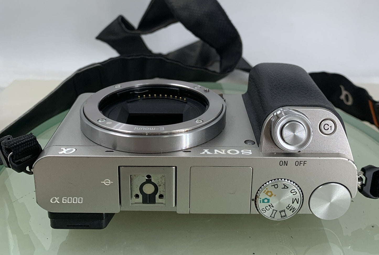 SONY APLHA A6000 GREY WITH CHARGER + COVER + WIRE PERFECTLY TESTED - 3717