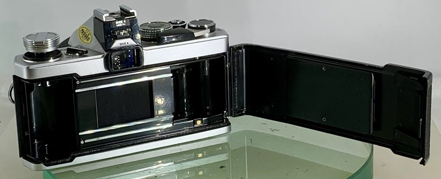 Olympus OM-1N MD 35mm Film SLR Manual Camera with Olympus 50/1.8 Zuiko Lens 1268