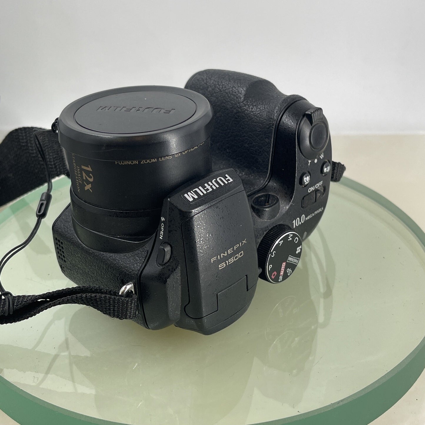 FujiFilm FinePix S1500 10MP 12x Zoom Mini SLR Style Bridge Camera Tested #5637