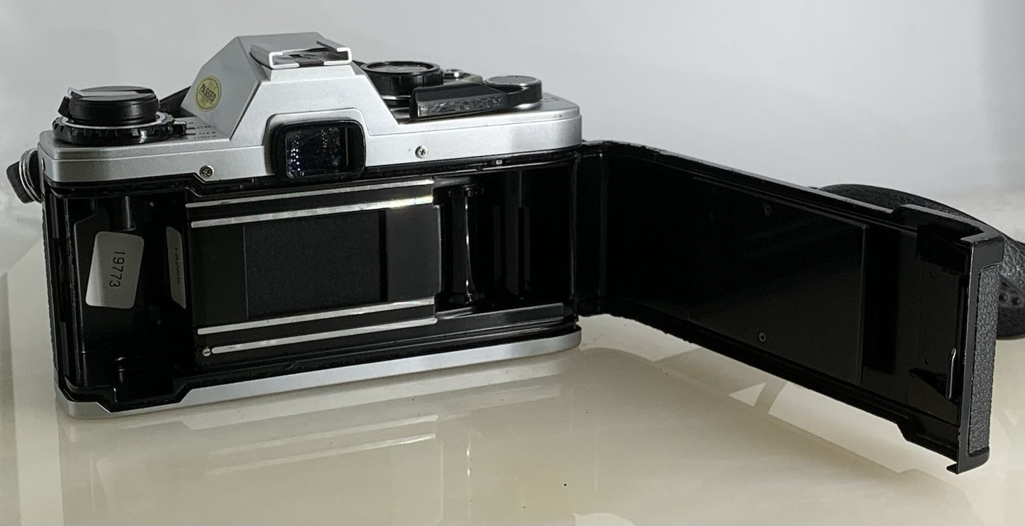Olympus OM10 35mm Film SLR Manual Camera + Olympus 50mm f/1:1.8 MC + Case #1369