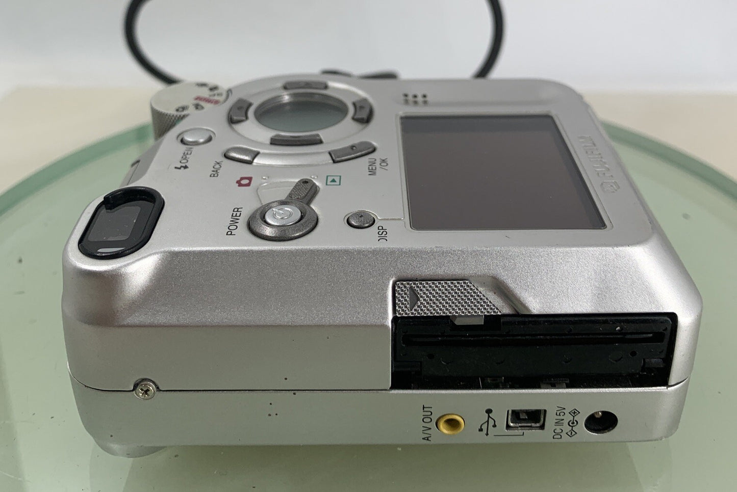 Fujifilm Finepix 6800 Zoom COMPACT DIGITAL CAMERA 64MB CARD - TESTED - 1028