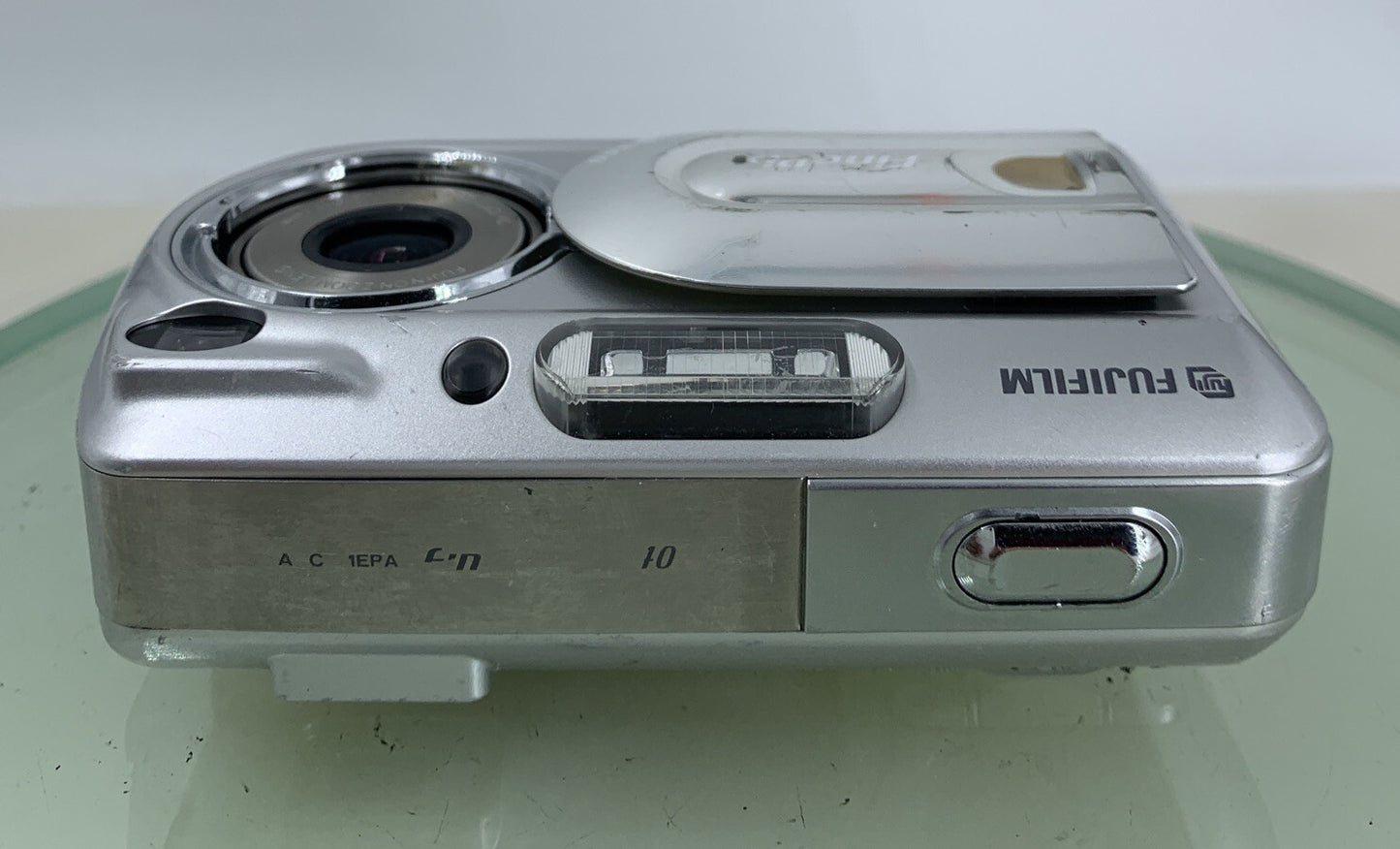 Fujifilm FinePix A340 4.0MP COMPACT DIGITAL CAMERA NO SD CARD - TESTED - 3487