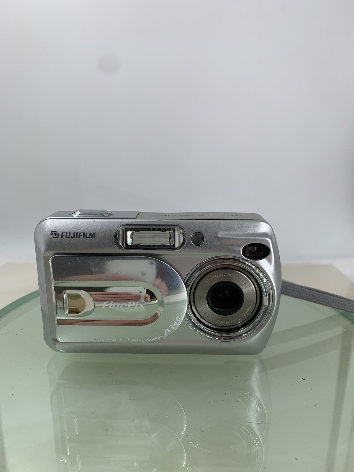 Fujifilm Finepix A340 DIGITAL CAMERA SILVER NO CHARGER NO CARD TESTED - 5877