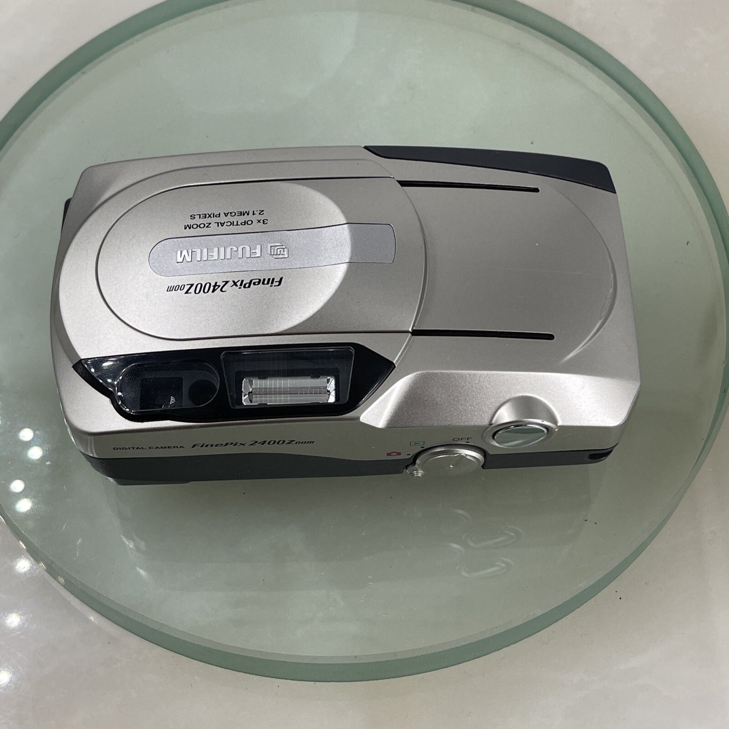 Fujifilm FinePix 2400 Zoom 2.1MP Compact Digital Camera Silver Tested #3227