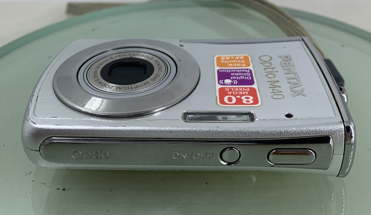 Pentax Optio M40 8.0MP COMPACT DIGITAL CAMERA NO CHARGER TESTED - 3387