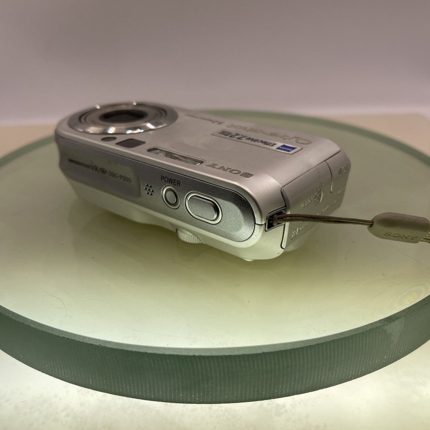 Sony Cybershot DSC-P200 7.2MP Compact Digital Camera Battery+Memory nocharger32310