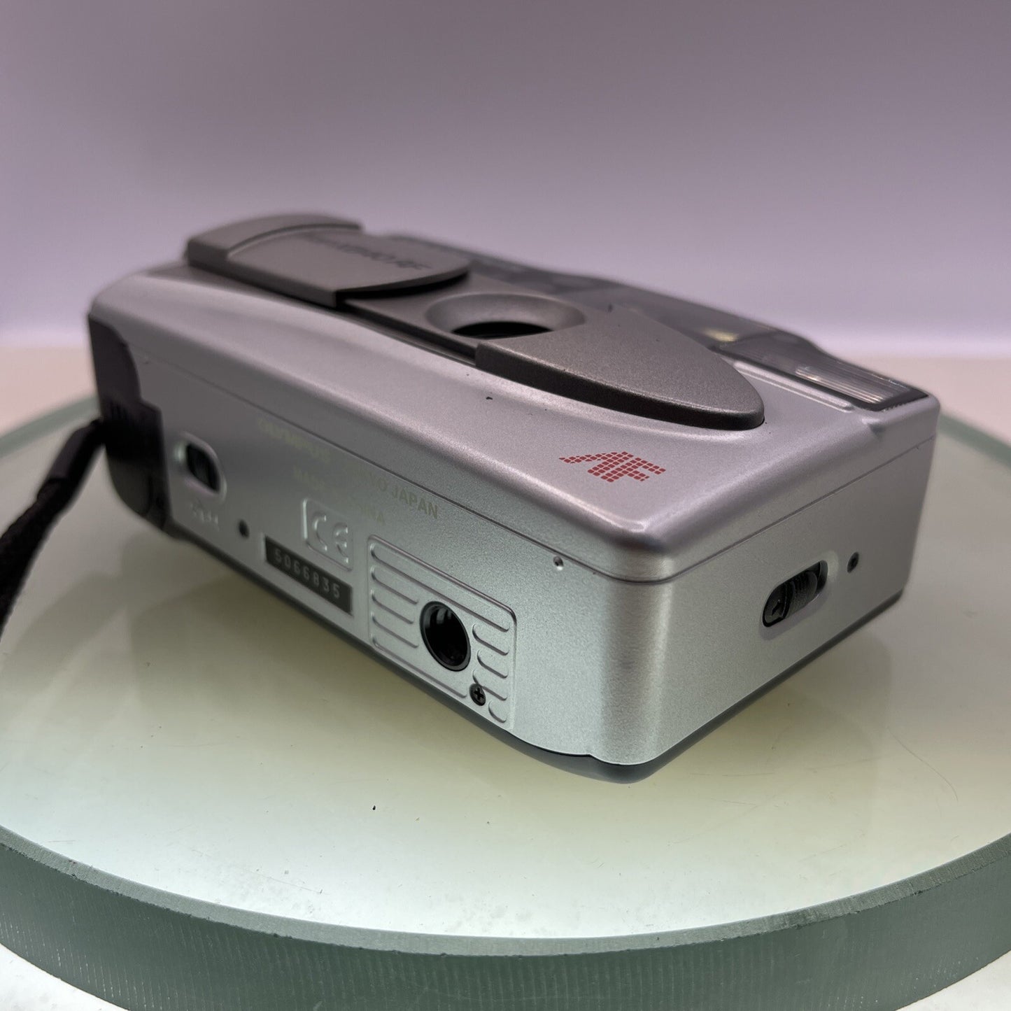 Olympus Trip XB40 AF 35mm Film Point and Shoot Camera Silver Tested #37911