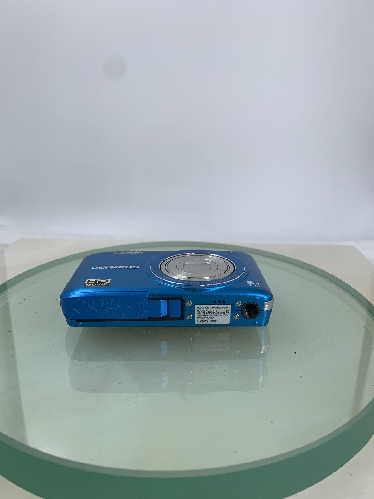 Olympus D-715 Digital Camera 14MP BLUE + CHARGER + COVER + WIRE TESTED - 5926