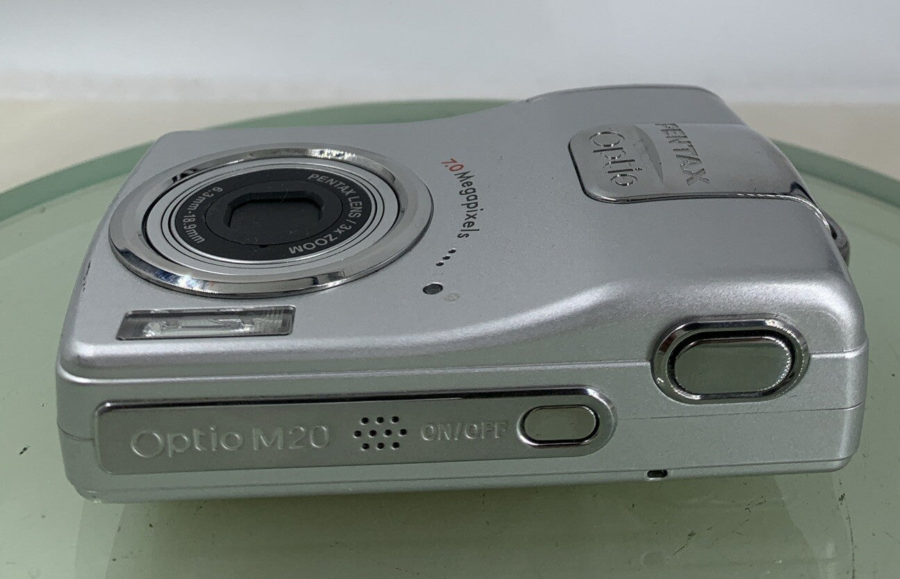 Pentax Optio M20 Digital Camera 7.0 MP 3x ZOOM SILVER NO CHARGER TESTED - 2447