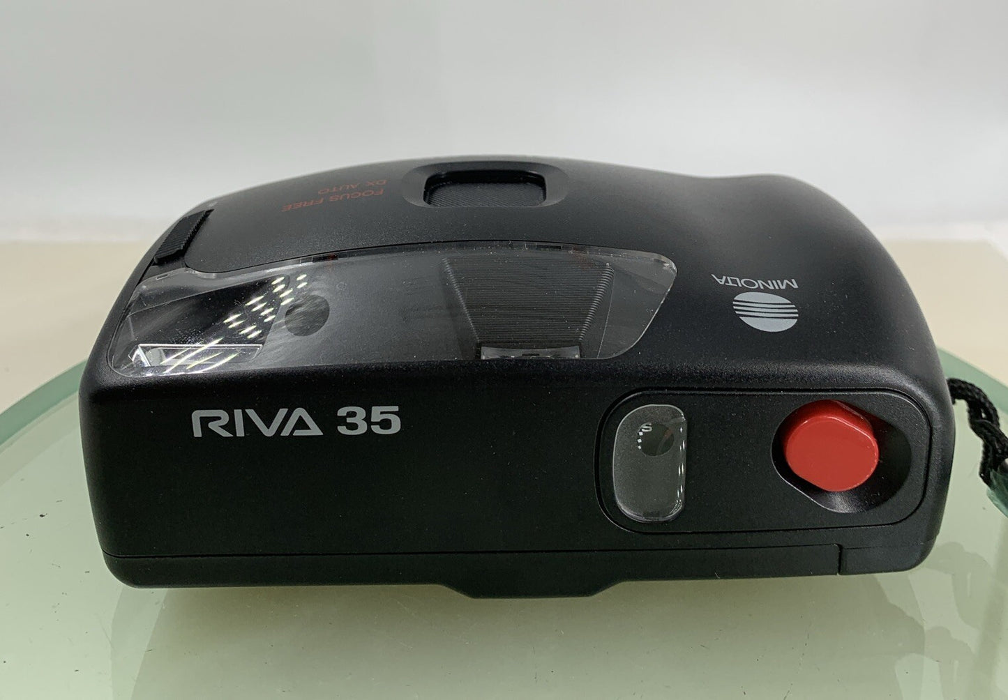 Minolta Riva 35 COMPACT POINT & SHOOT FILM CAMERA FOCUS FREEBLACK TESTED - 1657