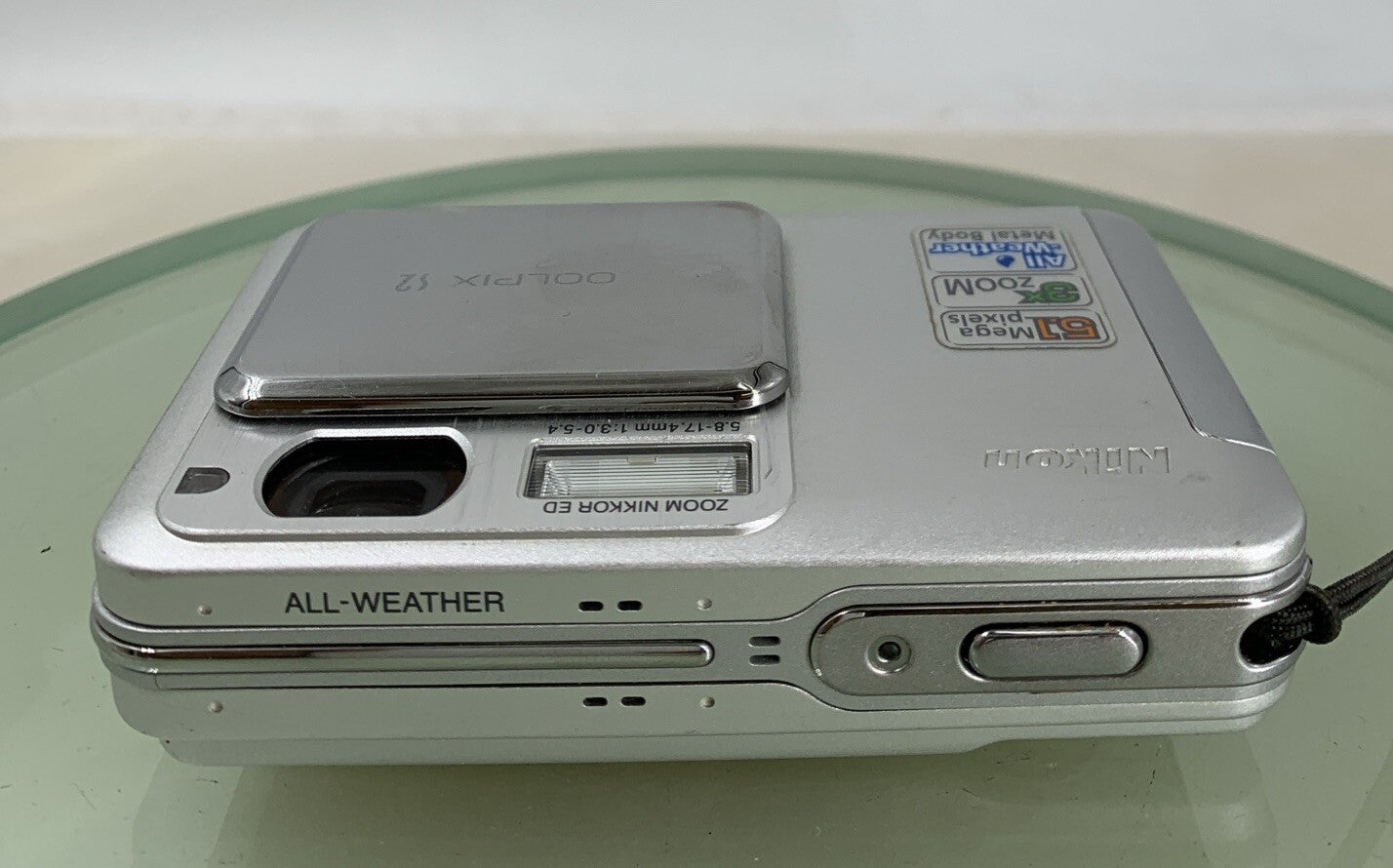 Nikon Coolpix S2 COMPACT DIGITAL CAMERA SILVER+ CHARGER, NO CARD TESTED - 2787