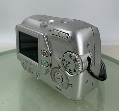 OLYMPUS FE-115 5.0 MP DIGITAL CAMERA SILVER NO CHARGER NO CARD TESTED - 2556