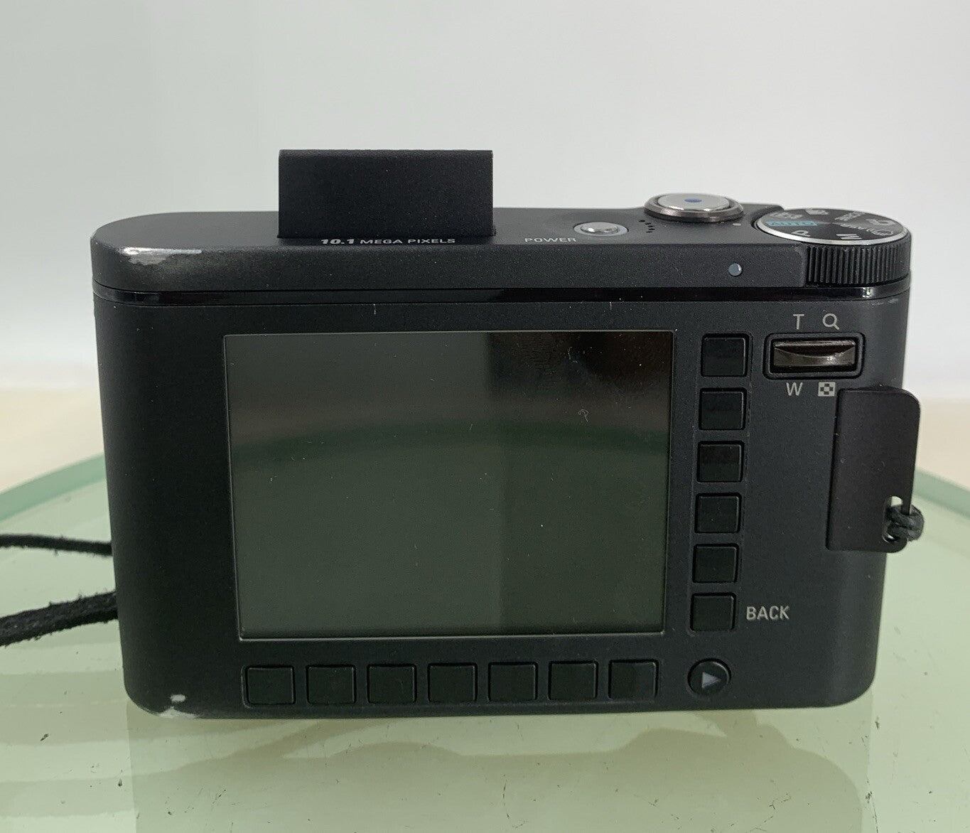 SAMSUNG NV10 DIGITAL CAMERA BLACK + CHARGER + COVER NO CARD TESTED - 4585