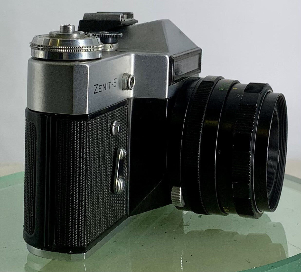 Very Rare ZENIT E POINT AND SHOOT FILM CAMERA+HELIOS-44M LENS+SILVER+TESTED-3402