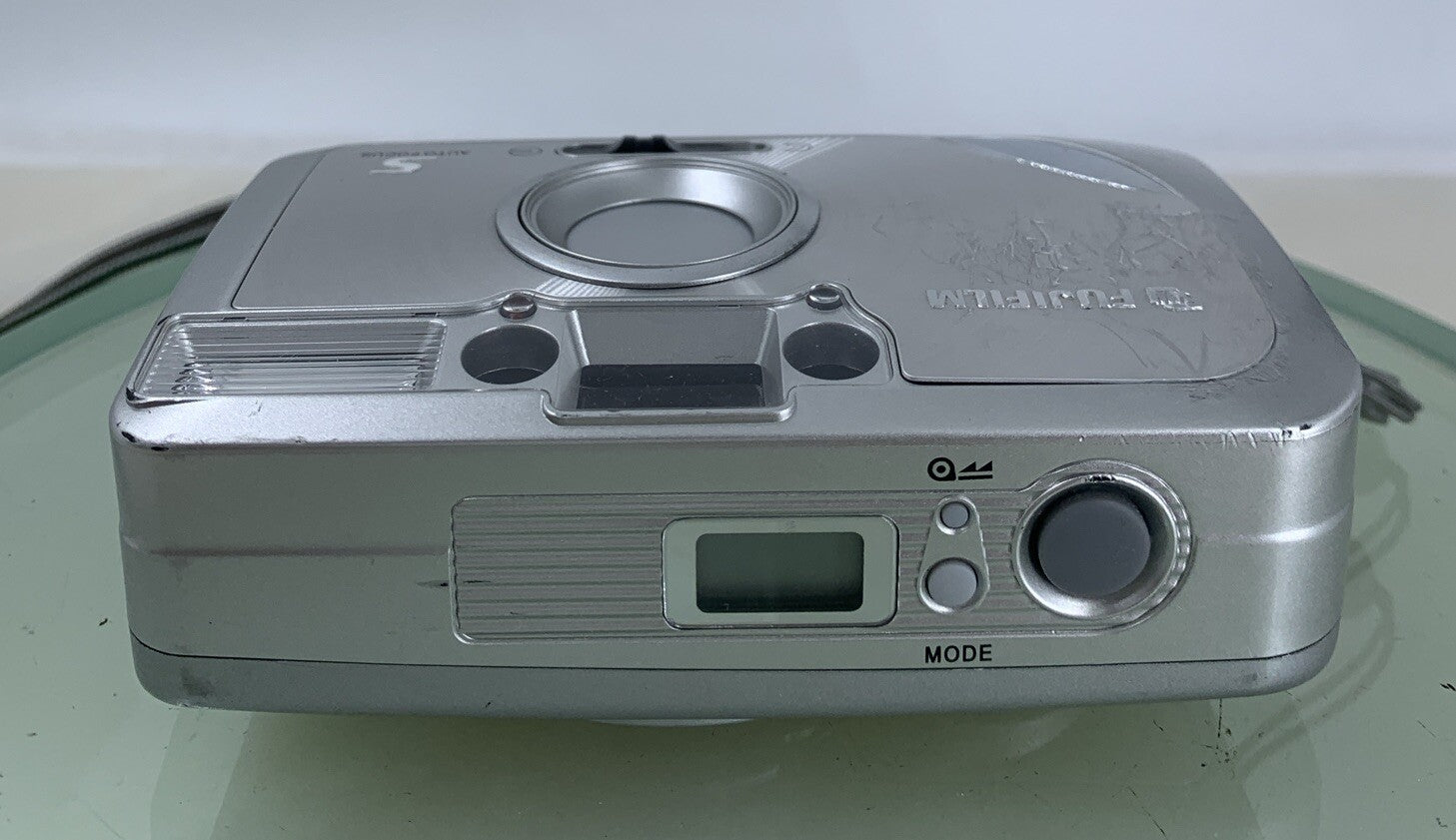 Fujifilm FinePix S AUTOFOCUS COMPACT DIGITAL CAMERA SILVER NO CARD TESTED - 6767
