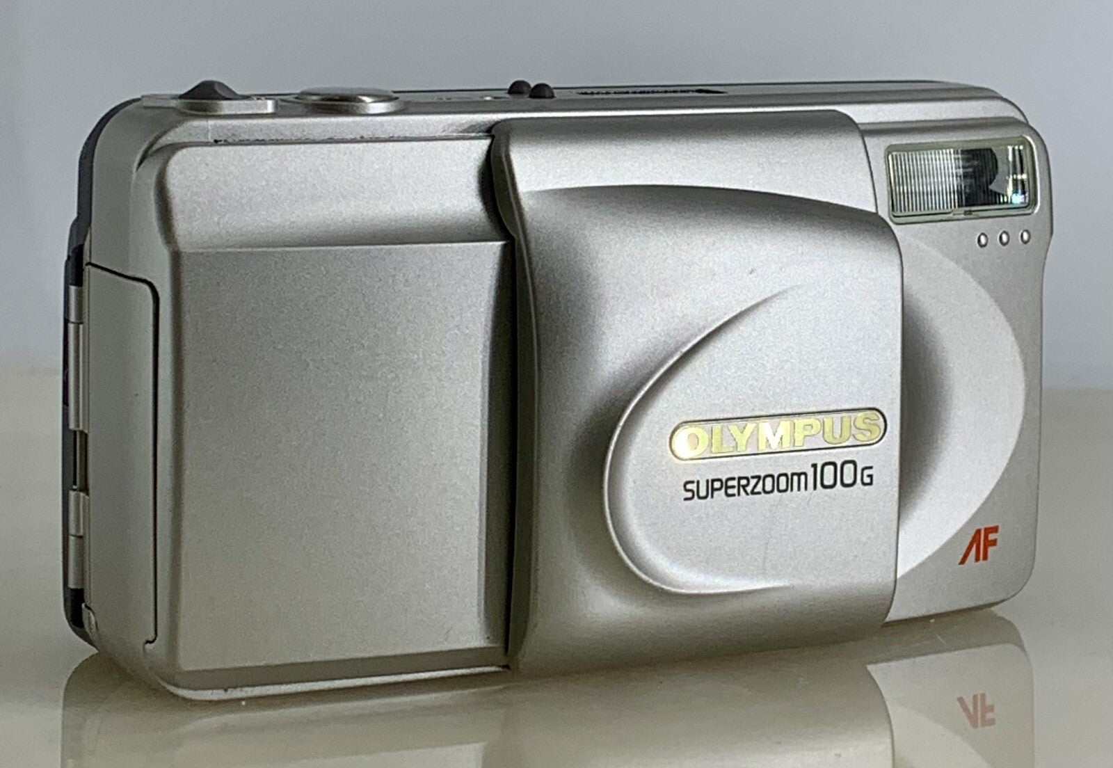 Olympus Superzoom 100G 35mm Film Point & Shoot Camera + SILVER + TESTED - 2940