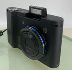 SAMSUNG NV10 DIGITAL CAMERA BLACK + CHARGER + COVER NO CARD TESTED - 4582