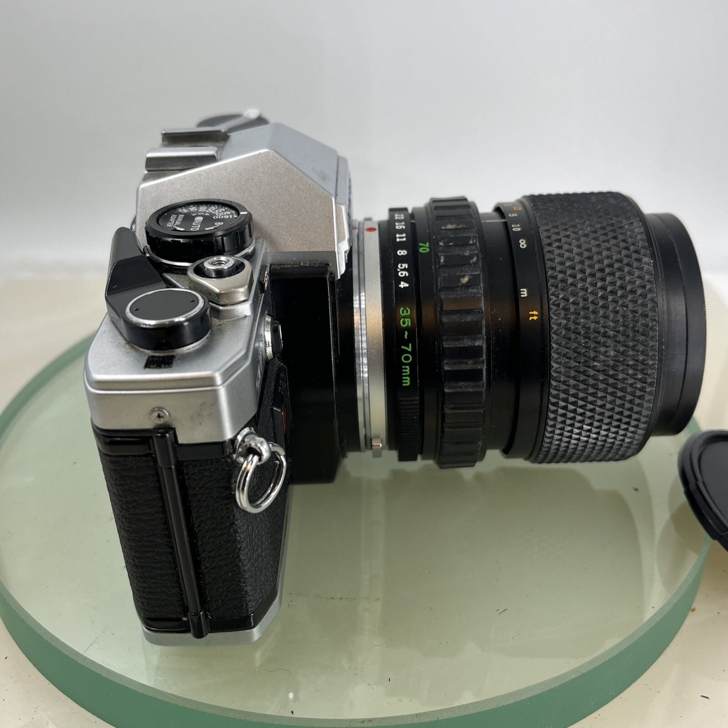 Olympus OM10 35mm SLR Film Camera + Zuiko 35-70mm f4 Lens and Manual Adapter9103