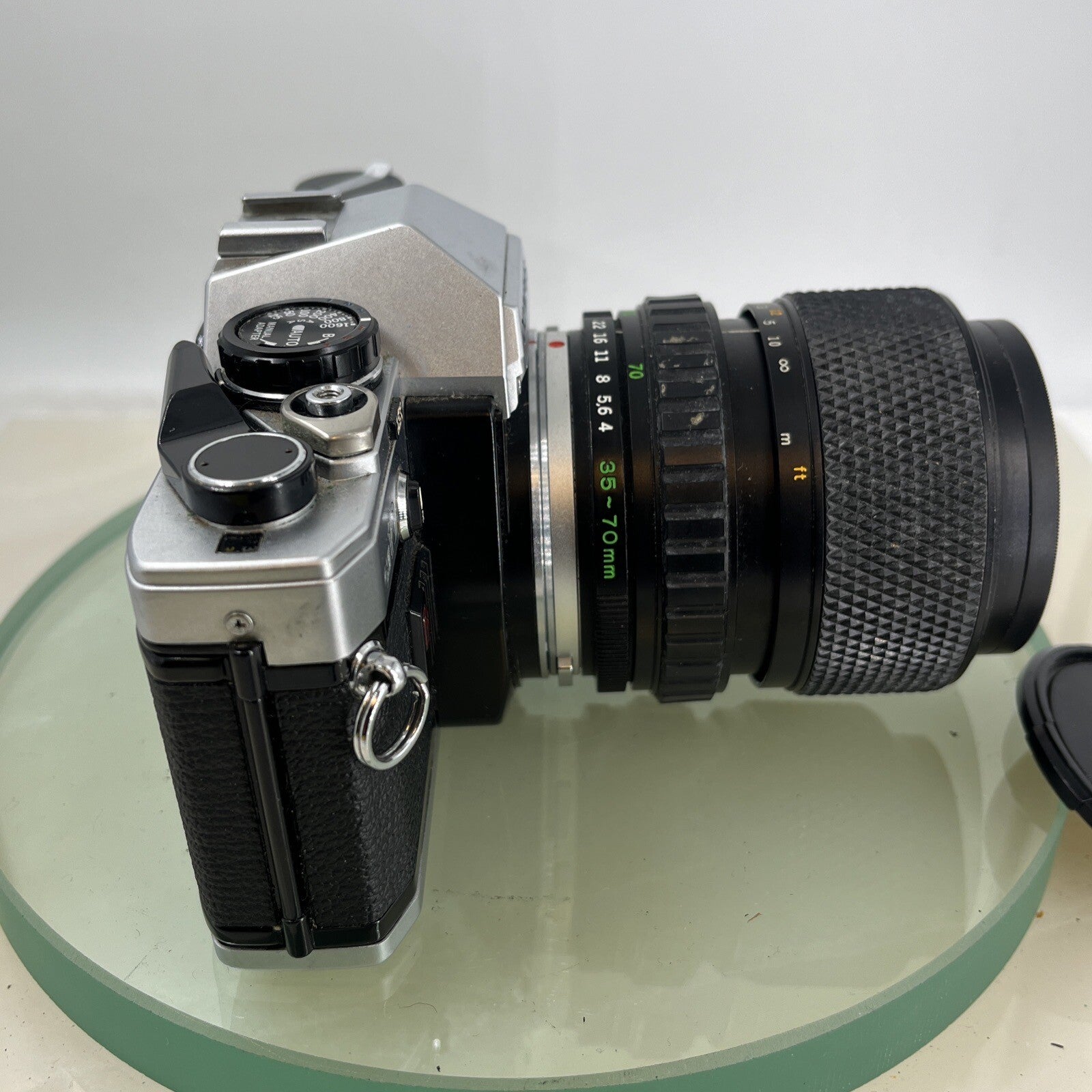 Olympus OM10 35mm SLR Film Camera + Zuiko 35-70mm f4 Lens and Manual Adapter9103