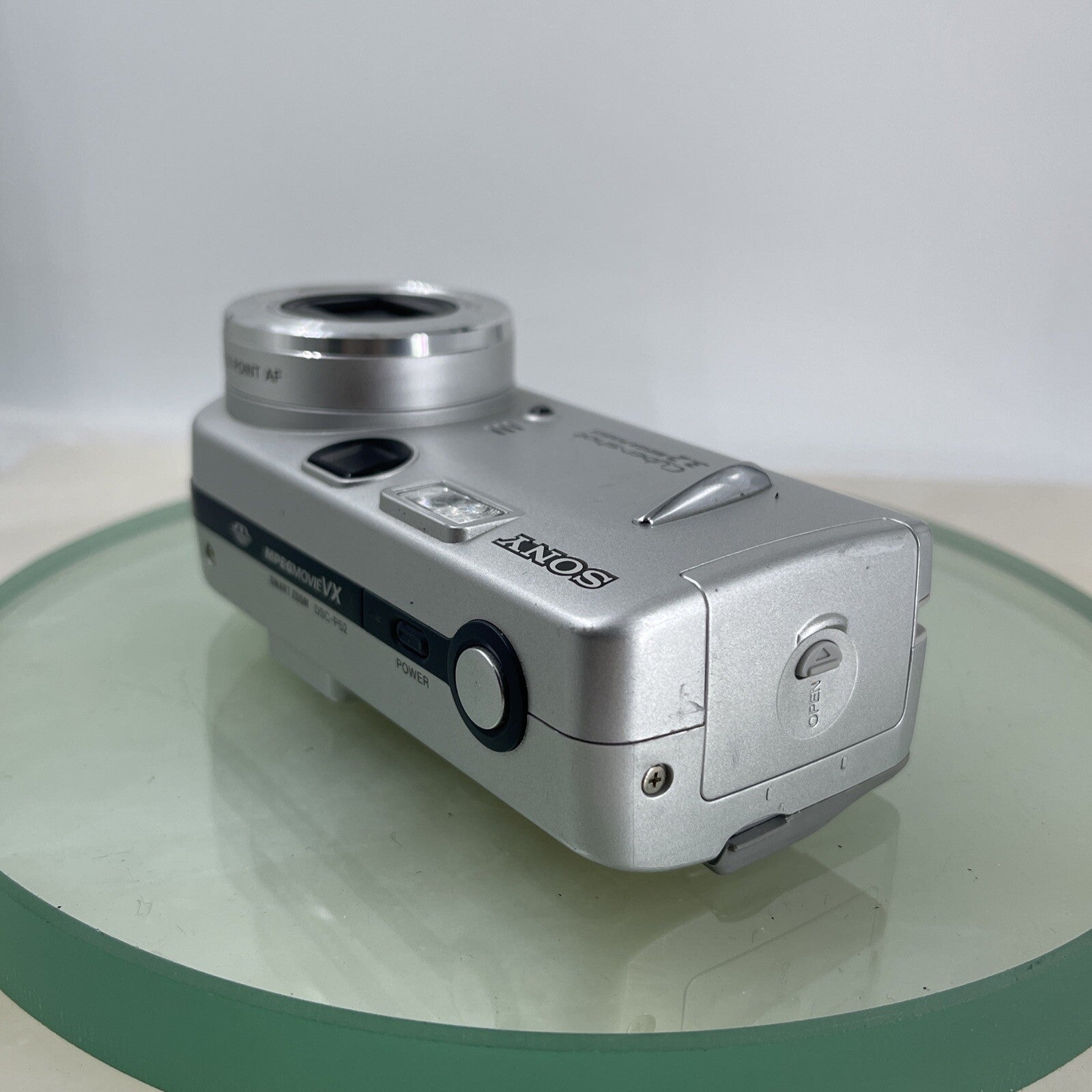 Sony Cyber-shot DSC-P52 3.2MP Digital Camera - Silver 16MB Memory Card #6777