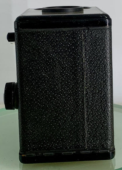 VINTAGE - KODAK - BROWNIE FLASH 2  BOX CAMERA-1950s-MADE IN ENGLAND+CASE#3496