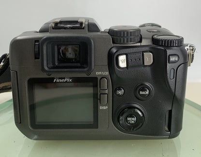FujiFilm FinePix S602 Z 3.1MP SLR Digital Camera BLACK 16MB CARD TESTED - 1445