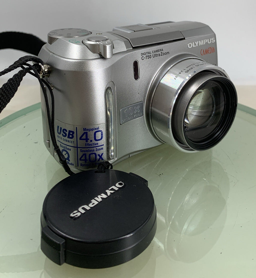 Olympus C-750 Ultra Zoom Digital Compact Camera 4MP SILVER NO CARD TESTED - 230