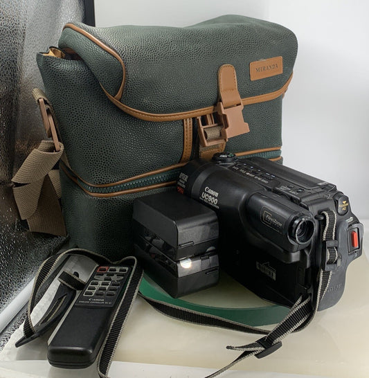Canon UC900 8mm Video Camcorder Camera + REMOTE+EXTRA BATTERIS+BAG TESTED-2990