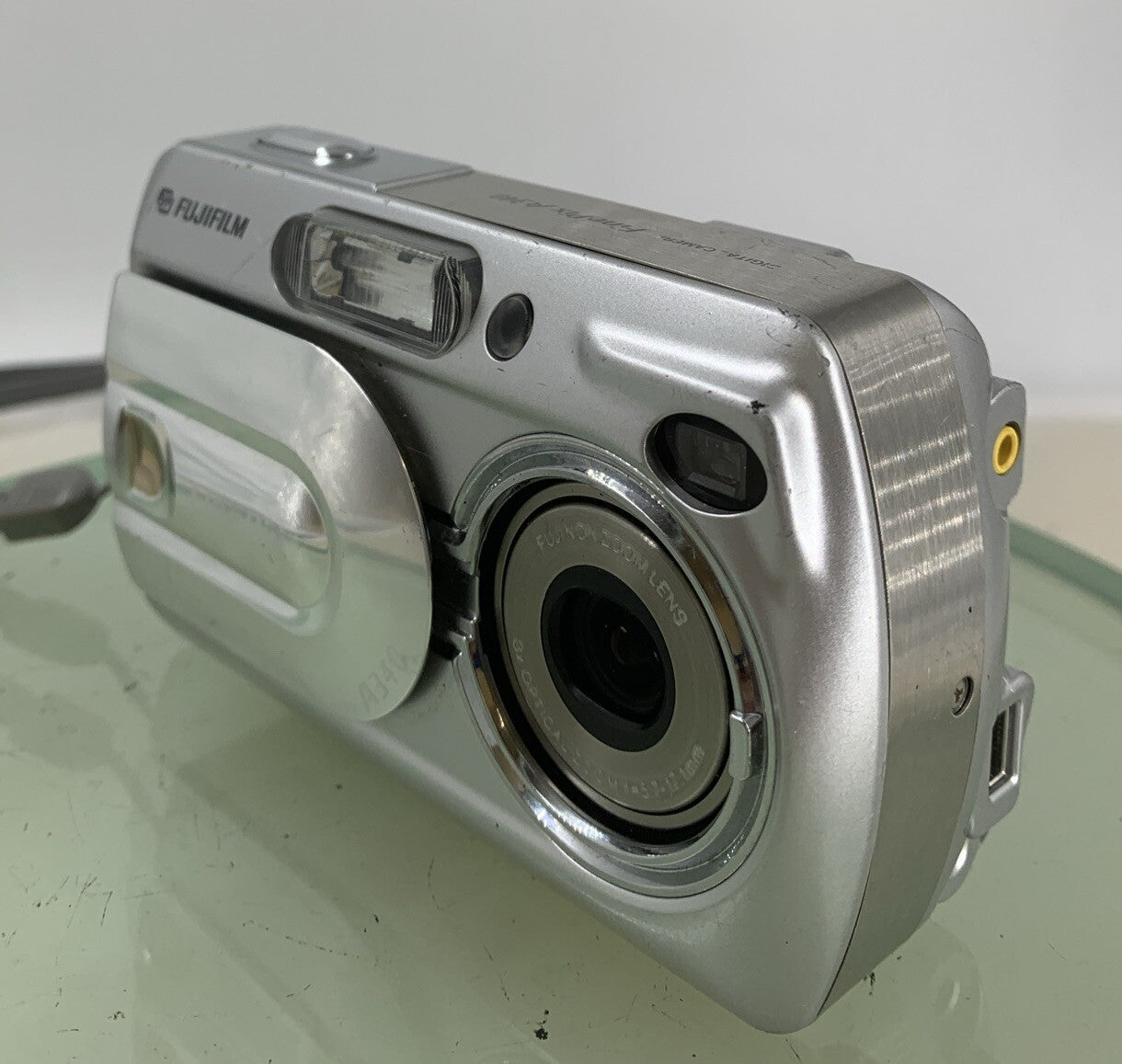 Fujifilm FinePix A340 4.0MP Compact Digital Camera Silver NO CARD TESTED - 5442