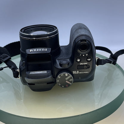 FujiFilm FinePix S1500 10MP 12x Zoom Mini SLR Style Bridge Camera Cased VGC #5467