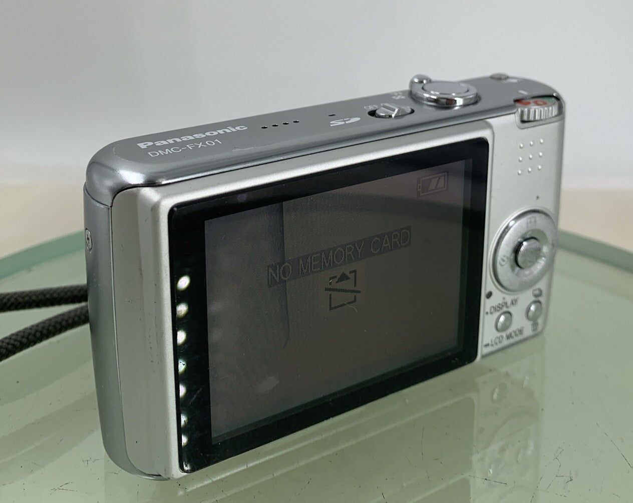 Panasonic Lumix DMC-FX01 6mp Digital Camera SILVER +CHARGER +COVER TESTED - 3204