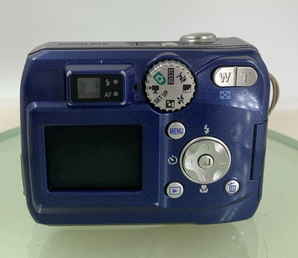 Nikon Coolpix 3200 DIGITAL CAMERA BLUE WITH COVER +WIRE NO CARD TESTED - 7645