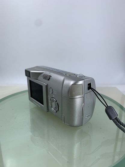 Vintage Olympus CAMEDIA C-310 Zoom SILVER CAMERA WITH COVER TESTED - 4693