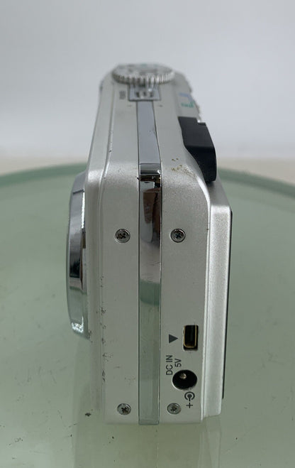 TRAVELER DC-8300 DIGITAL STILL CAMERA SILVER WITH CHARGER +COVER TESTED - 3223