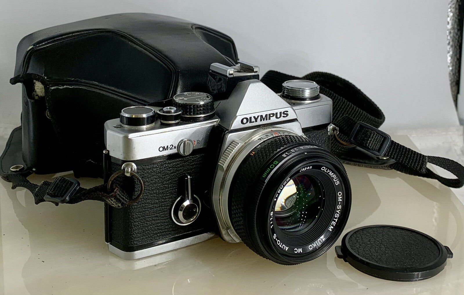 Olympus OM-2N MD 35mm Film SLR Manual Camera+Olympus 50mm F/1.8 Zuiko Lens+Case0