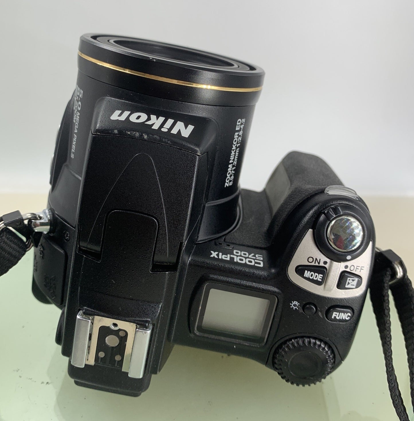 Nikon COOLPIX S700 DIGITAL CAMERA WITH CHARGER BLACK 5.0 MP 8X ZOOM TESTED - 2688