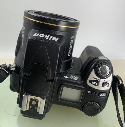 Nikon COOLPIX S700 DIGITAL CAMERA WITH CHARGER BLACK 5.0 MP 8X ZOOM TESTED - 2688