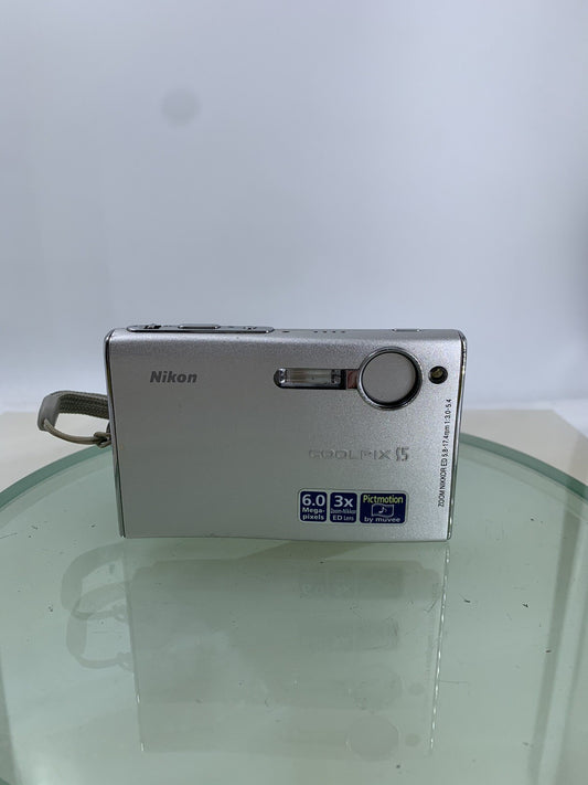 Nikon S5 COMPACT DIGITAL CAMERA SILVER 6.0 MP NO CARD NO CHARGER TESTED - 6810