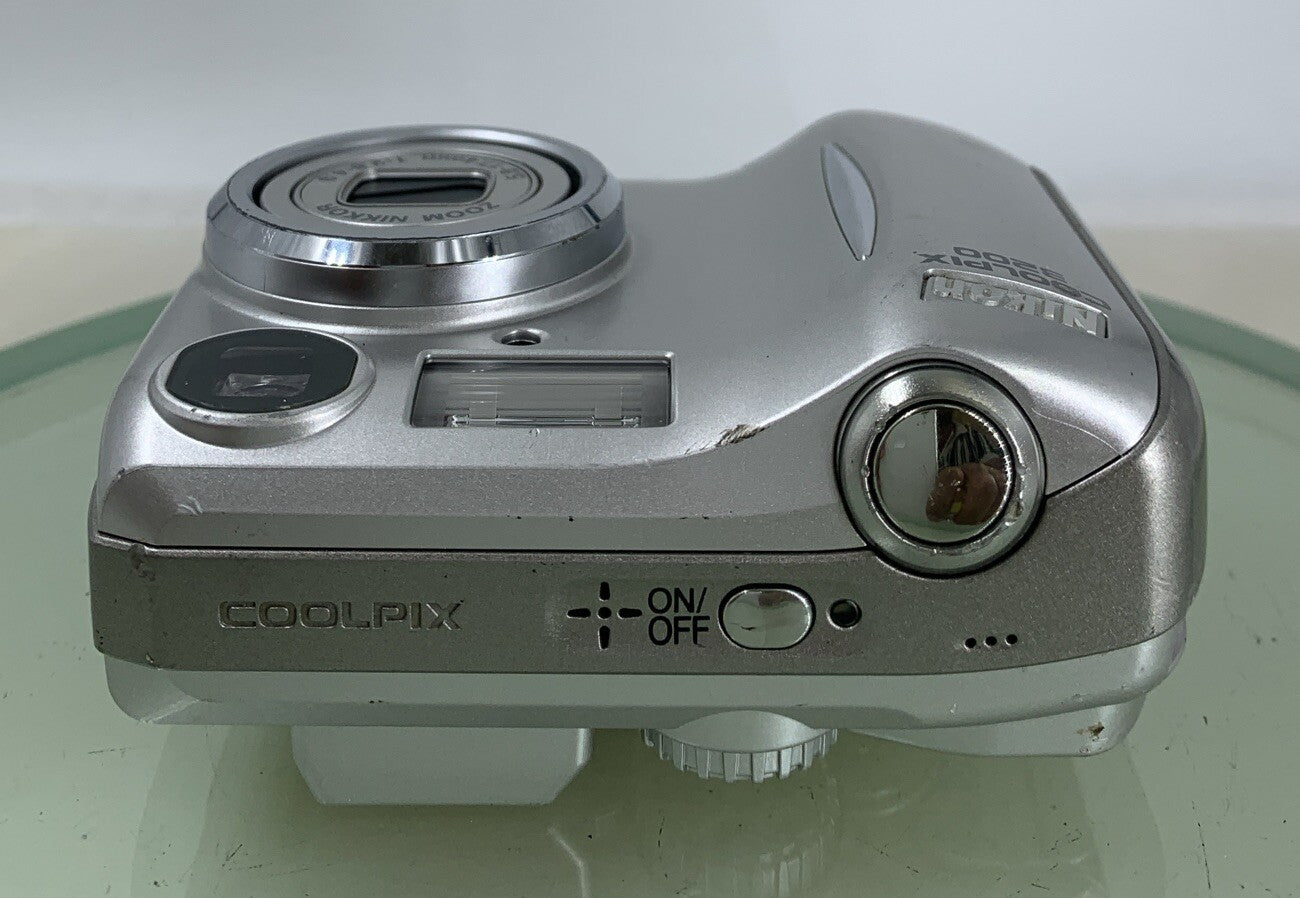 Nikon Coolpix 3200 Digital Camera SILVER WITH  NO CARD NO CHARGER TESTED - 5677
