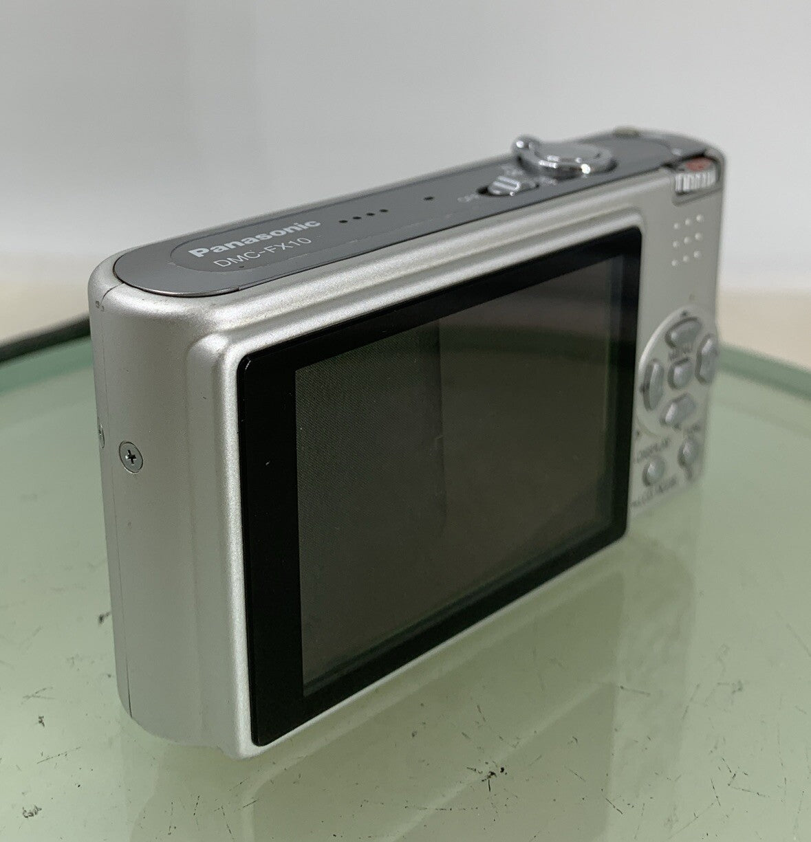 Panasonic LUMIX DMC-FX10 COMPACT DIGITAL CAMERA SILVER + CHARGER TESTED - 224