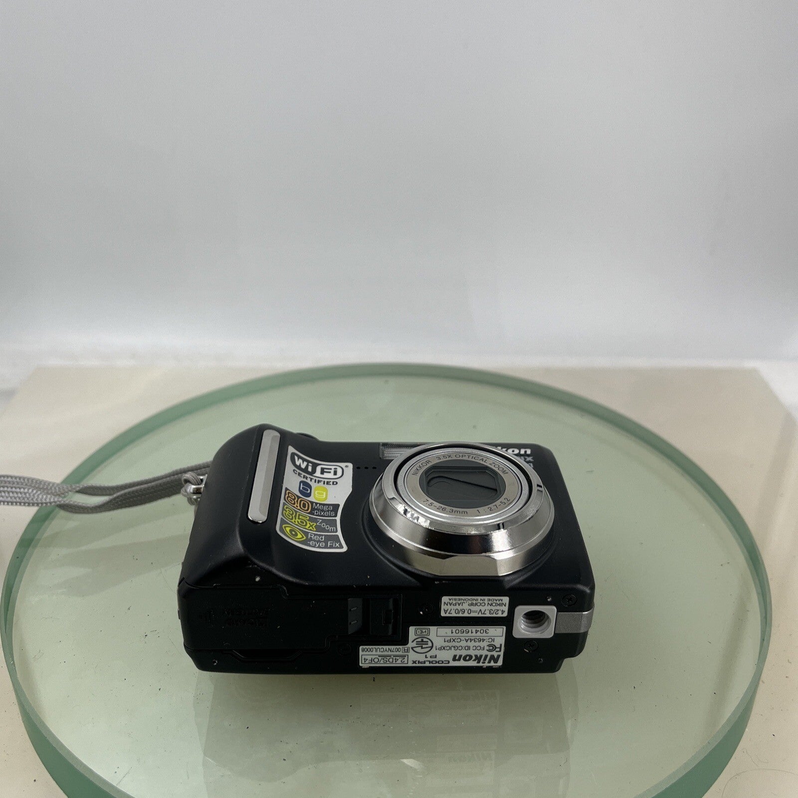 Nikon Coolpix P1- 8 megapixel 3.5 x Zoom, Digital Camera Good Condition test#4434