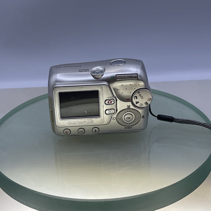 Olympus FE-110 5.0MP Compact Digital Camera Silver Tested Takes AA batteries #915