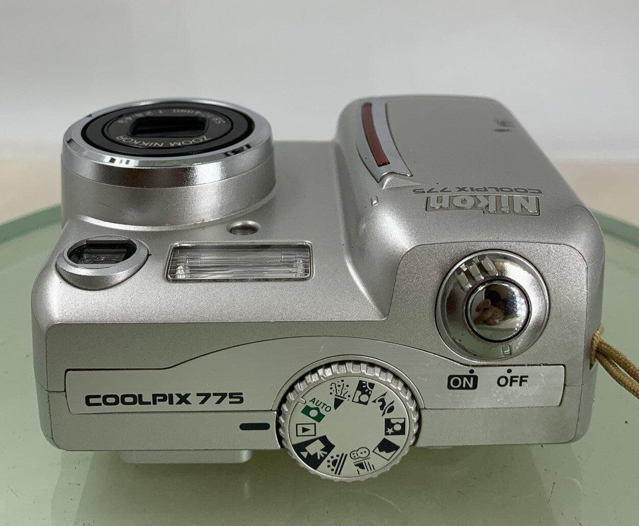 Vintage NIKON COOLPIX 775 2.0MP Digital Camera + CHARGER + COVER TESTED - 747