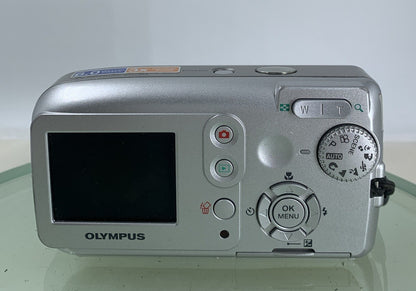 Olympus FE-120 6MP COMPACT DIGITAL CAMERA SILVER WITH COVER + WIRE TESTED - 465
