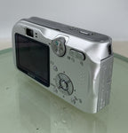 Sony Cyber-Shot DSC-P200 7.2MP Digital Camera SILVER + CHARGER TESTED - 246