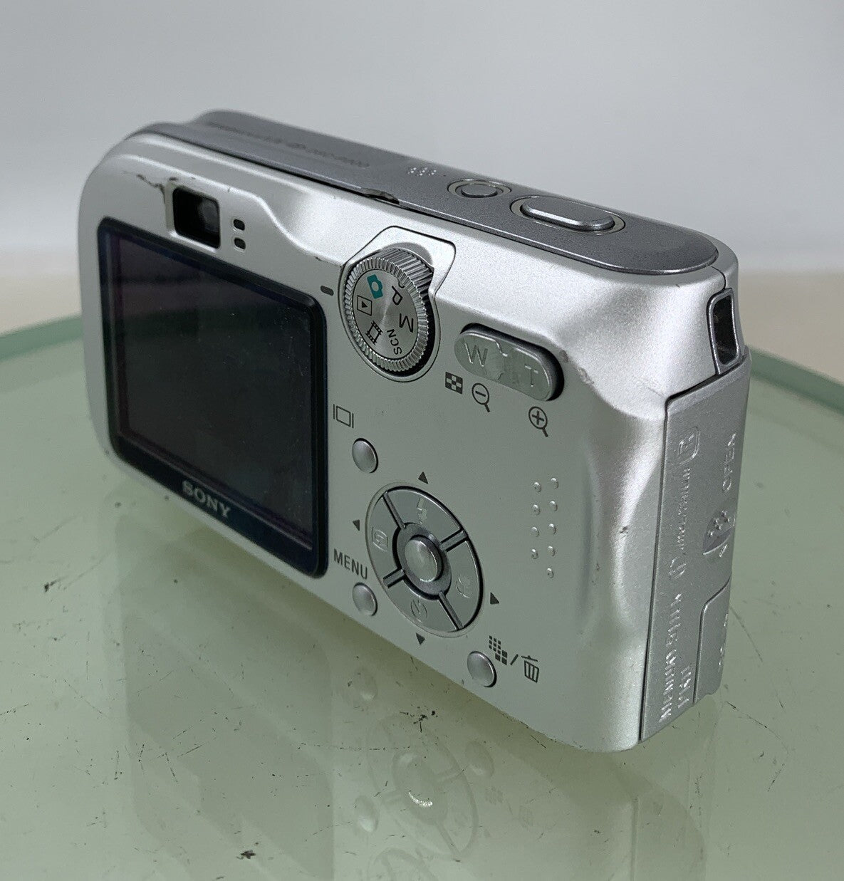 Sony Cyber-Shot DSC-P200 7.2MP Digital Camera SILVER + CHARGER TESTED - 246