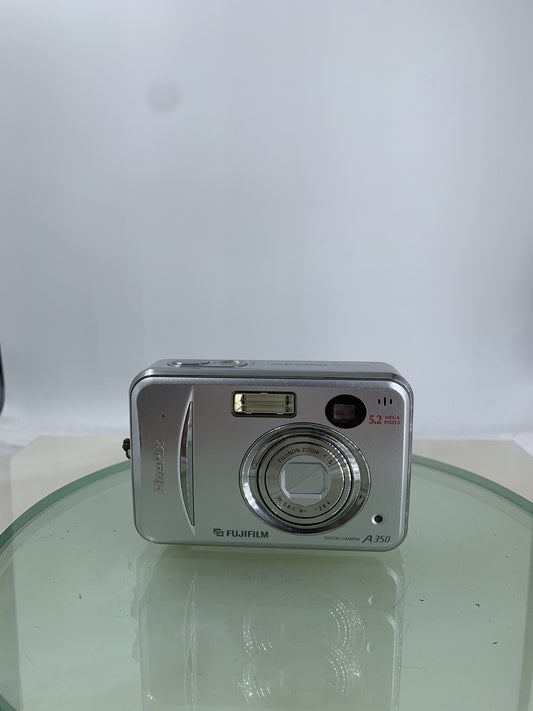 Fujifilm Digital Camera FinePix A350 5.2MP NO CARD NO CHARGER TESTED - 3610