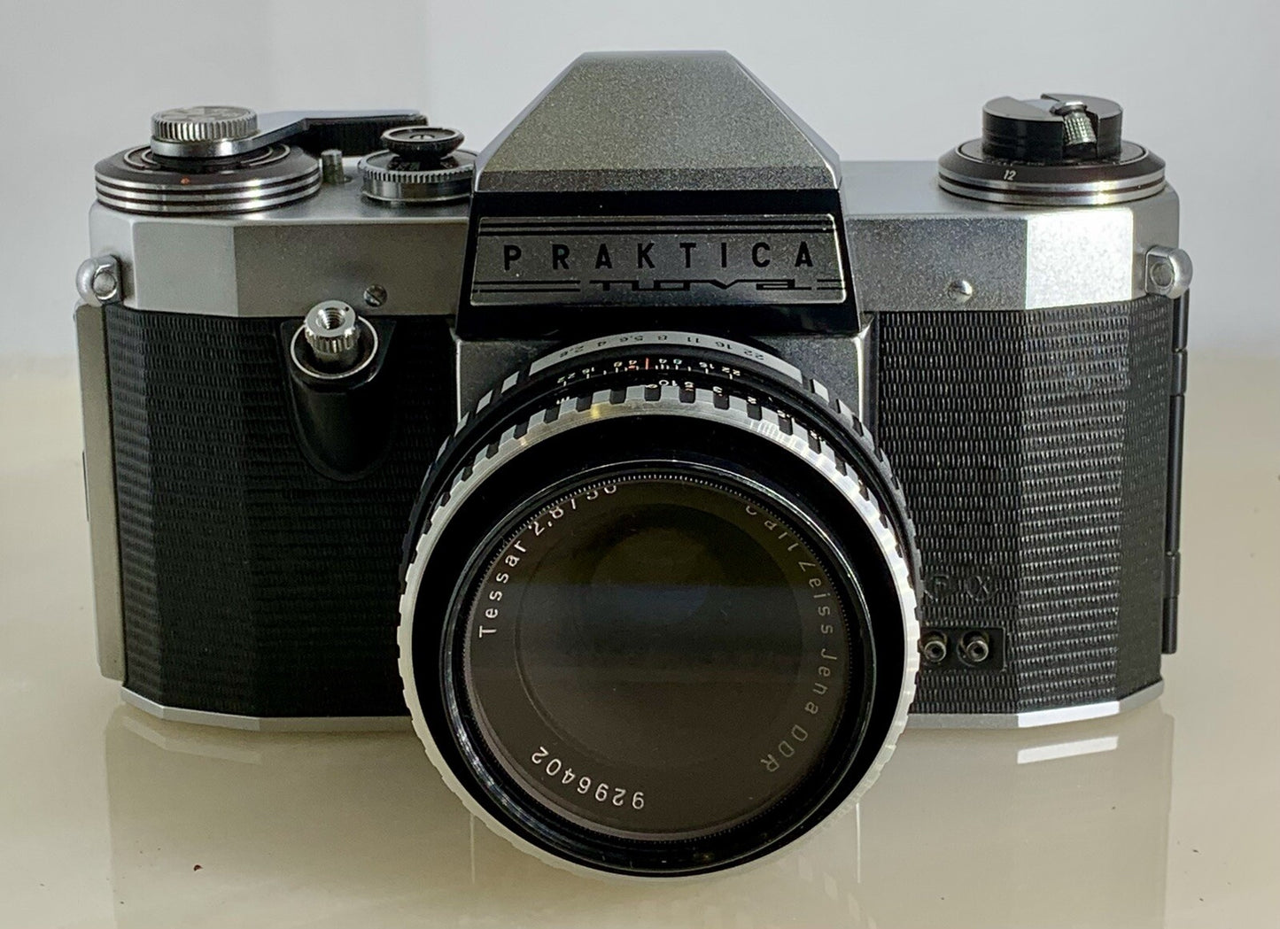 VINTAGE PRAKTICA NOVA SLR CAMERA + CASE + TESSAR 2.8 / 50 LENS + BOX - 5141